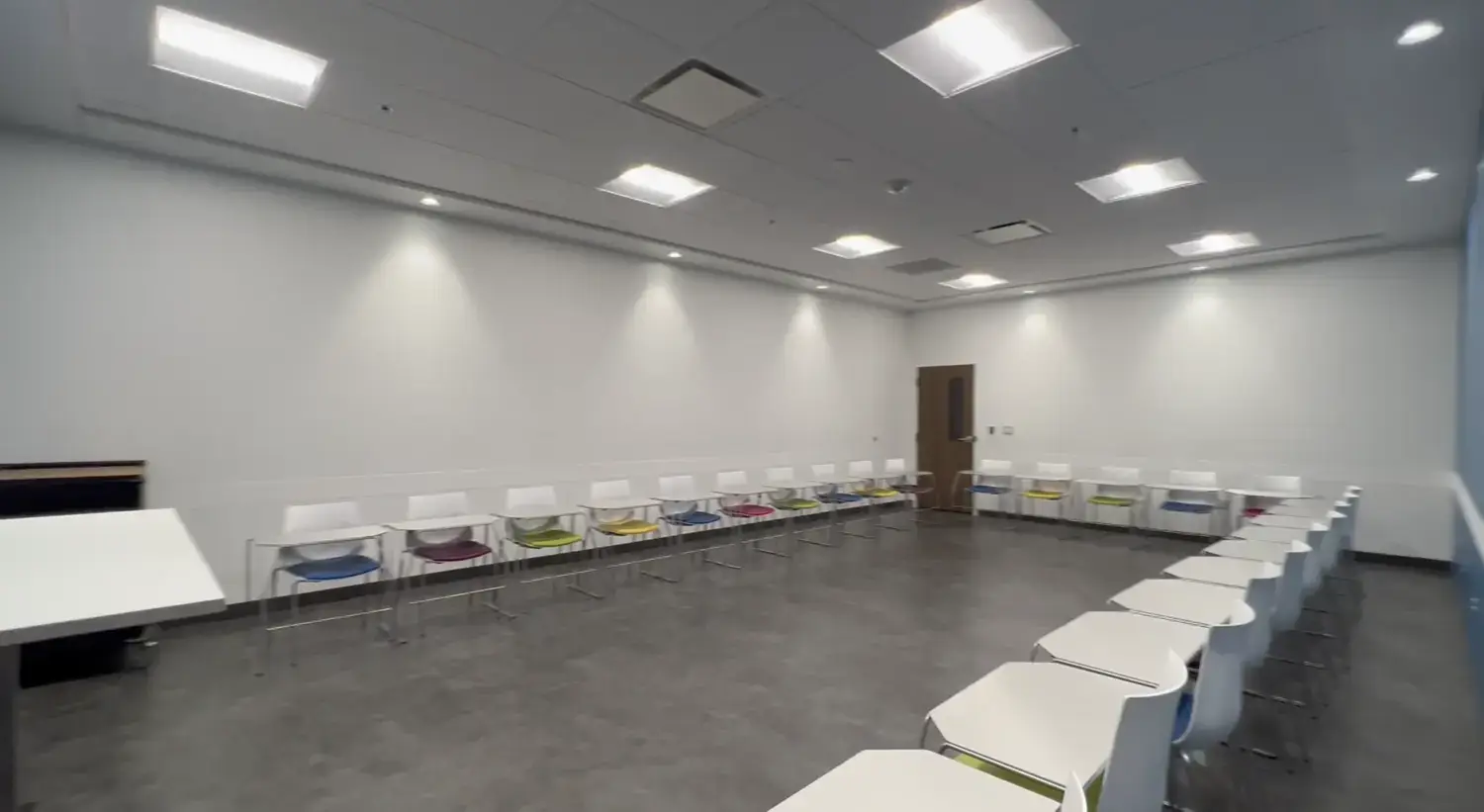 basepoint-academy-arlington-navy-therapy-room-side