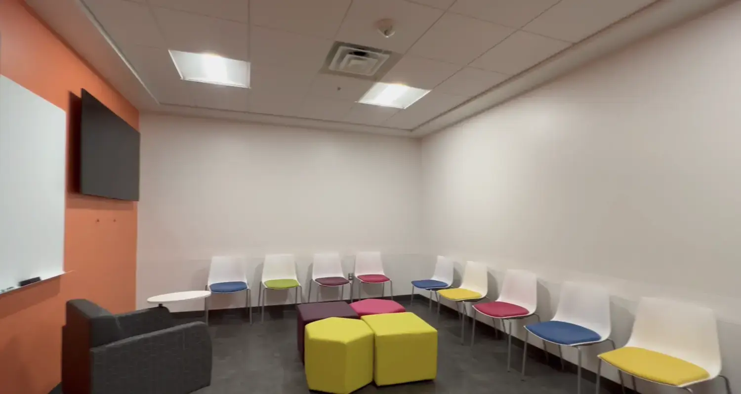 basepoint-academy-arlington-orange-therapy-room-back