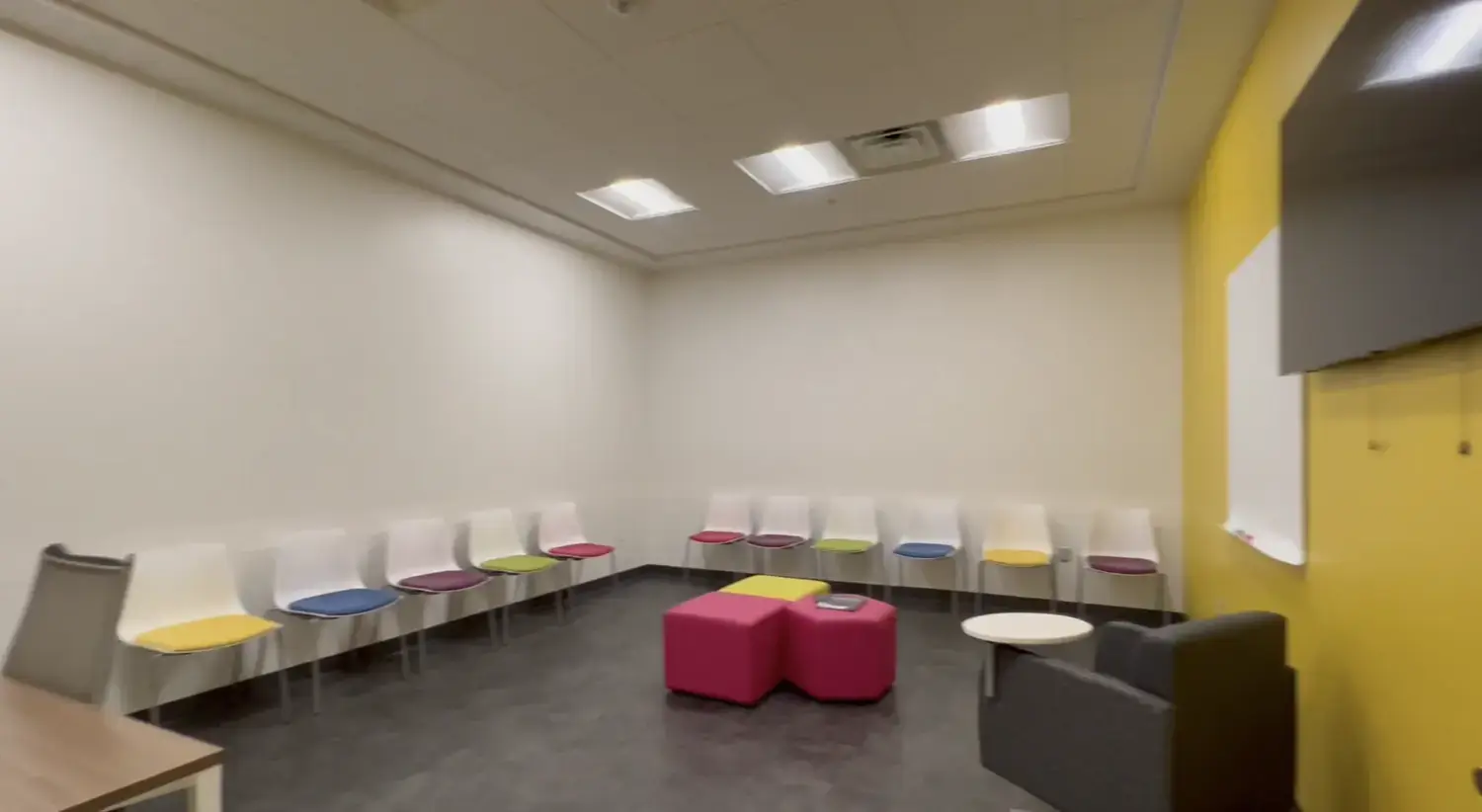 basepoint-academy-arlington-yellow-therapy-room-chairs