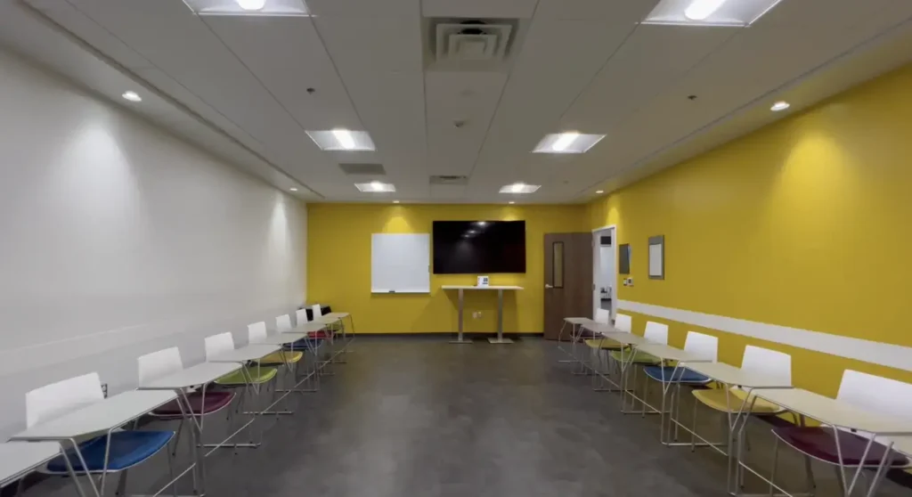 basepoint-academy-arlington-yellow-therapy-room-long