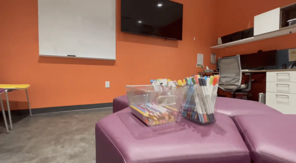 basepoint-academy-mckinney-art-therapy-room