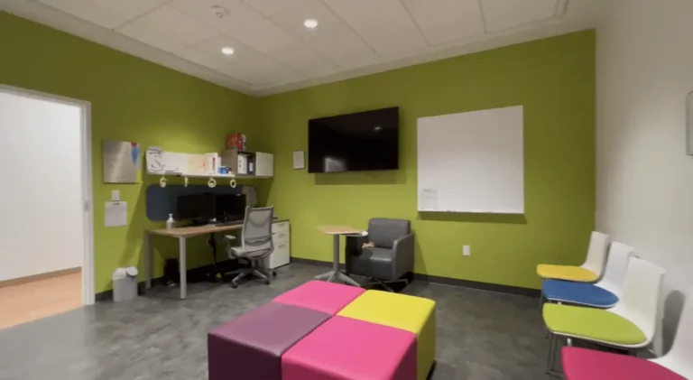 basepoint-academy-mckinney-colorful-therapy-room
