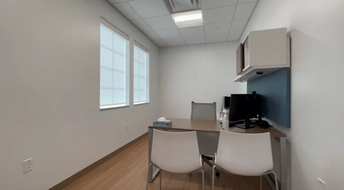 basepoint-academy-mckinney-desk-chairstherapy-room