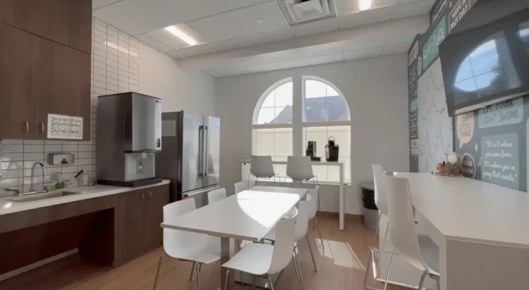 basepoint-academy-mckinney-kitchen-dining-table