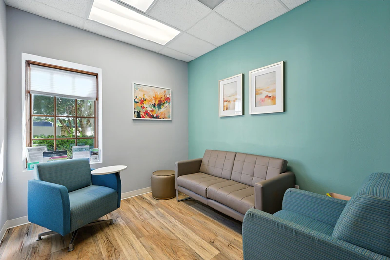 teen therapy room with couches and chairs