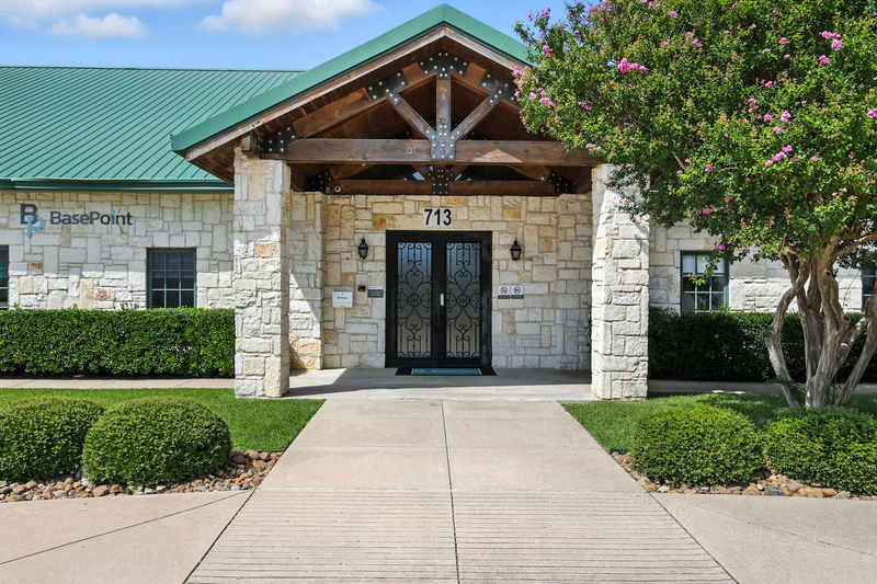basepoint-academy-forney-teen-mental-health-facility-entryway-arches
