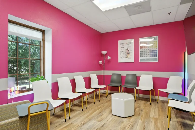 basepoint-academy-forney-teen-mental-health-facility-small-group-room-pink