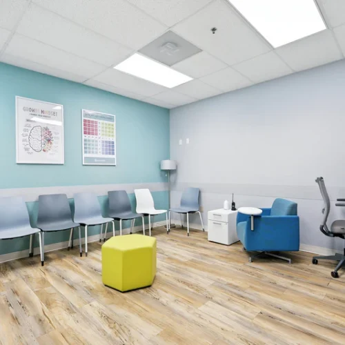 basepoint-academy-forney-teen-mental-health-facility-small-group-room-blue-with-desk