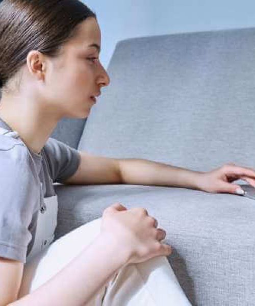 Teen girl talking to an online therapist